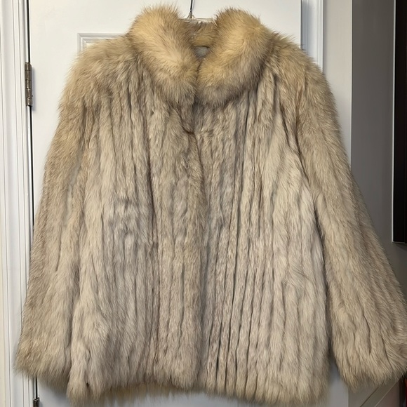 saga fox Jackets & Blazers - Vintage Saga Fox cozy lux fluffy fur coat
